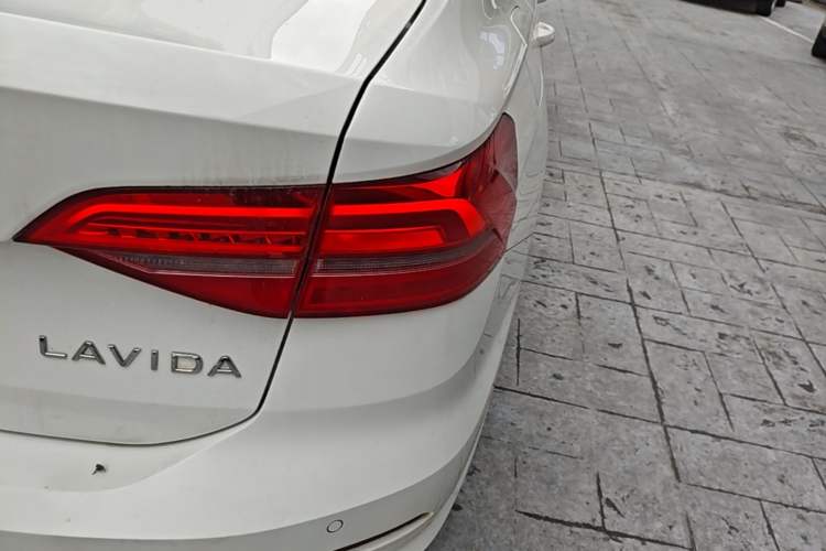 Used Volkswagen Lavida 2021 1.5L Automatic Comfort Edition Right Rear Taillight