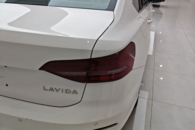 Used Volkswagen Lavida 2021 1.5L Automatic Comfort Edition Right Rear Taillight