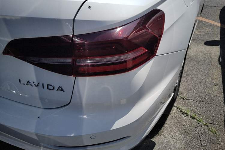 Used Volkswagen Lavida 2021 1.5L Automatic Fashion Edition Right Rear Taillight