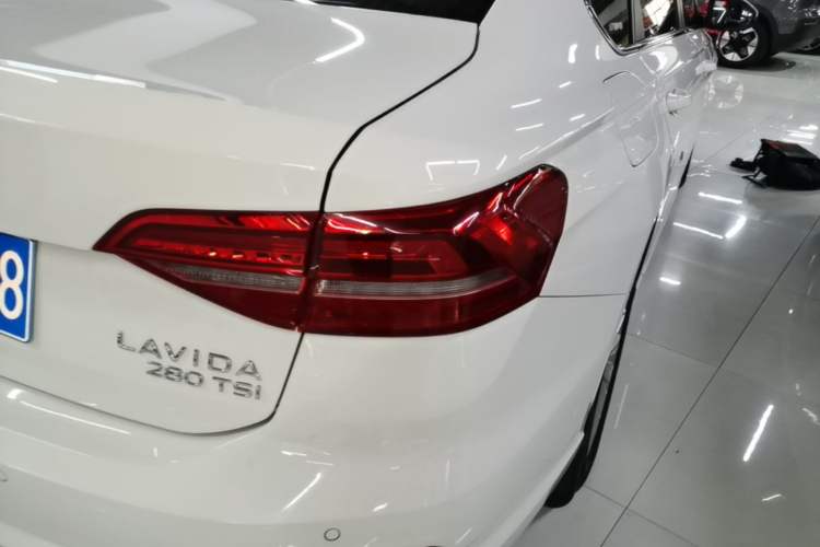 Used Volkswagen Lavida 2021 280TSI DSG Comfort Edition Right Rear Taillight
