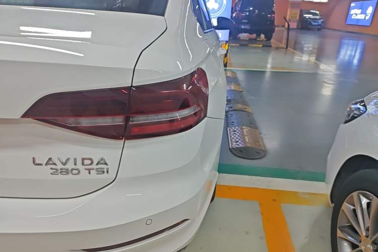 Used Volkswagen Lavida 2021 280TSI DSG Comfort Edition Right Rear Taillight