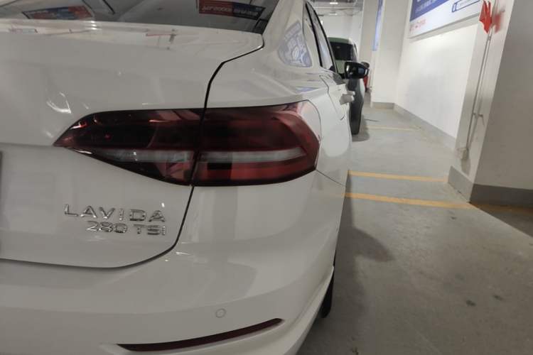 Used Volkswagen Lavida 2021 280TSI DSG Comfort Edition Right Rear Taillight