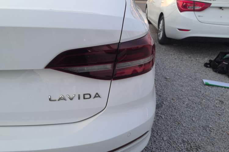 Used Volkswagen Lavida 2021 1.5L Automatic Fashion Edition Right Rear Taillight