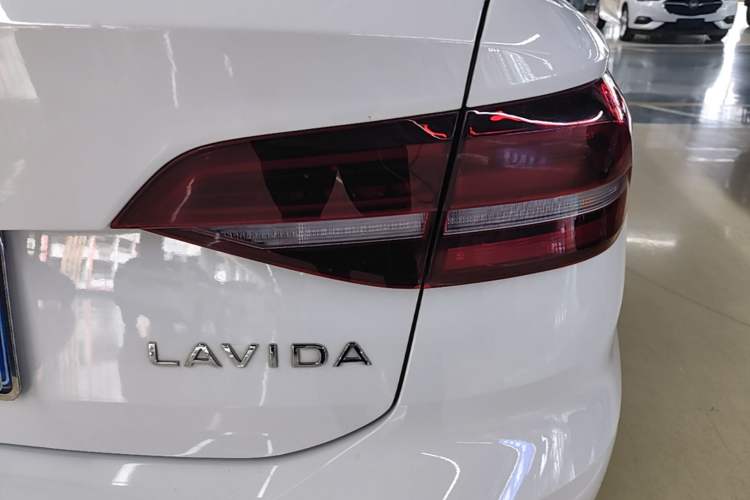 Used Volkswagen Lavida 2021 1.5L Automatic Comfort Edition Right Rear Taillight