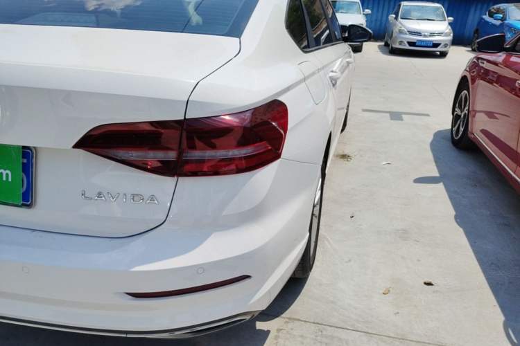 Used Volkswagen Lavida 2021 1.5L Automatic Comfort Edition Right Rear Taillight