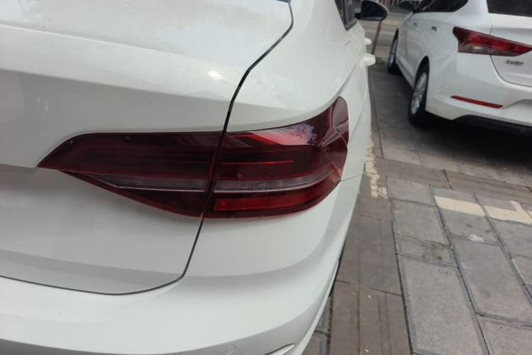 Used Volkswagen Lavida 2021 1.5L Automatic Fashion Edition Right Rear Taillight
