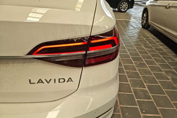 Used Volkswagen Lavida 2021 1.5L Automatic Comfort Edition Right Rear Taillight