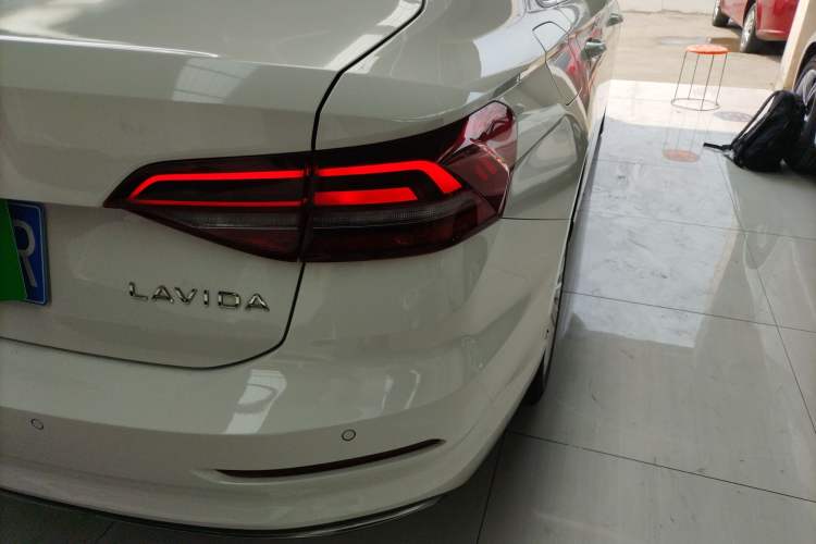 Used Volkswagen Lavida 2021 1.5L Automatic Comfort Edition Right Rear Taillight