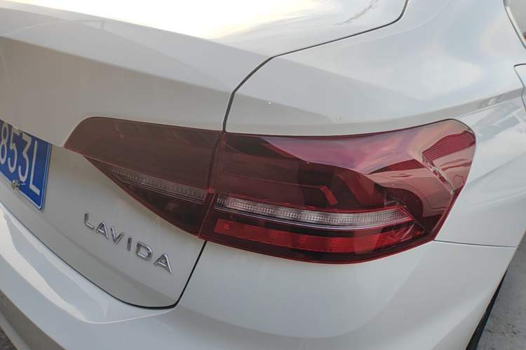 Used Volkswagen Lavida 2021 1.5L Automatic Fashion Edition Right Rear Taillight
