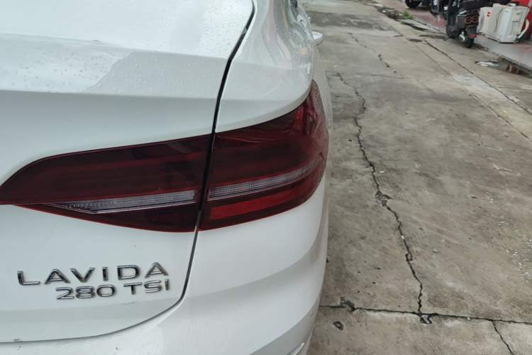 Used Volkswagen Lavida 2021 280TSI DSG Comfort Edition Right Rear Taillight