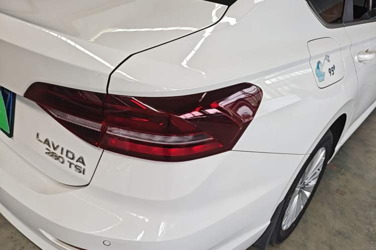 Used Volkswagen Lavida 2021 280TSI DSG Comfort Edition Right Rear Taillight