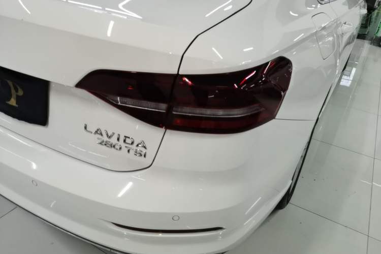 Used Volkswagen Lavida 2021 280TSI DSG Comfort Edition Right Rear Taillight