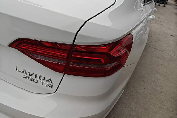 Used Volkswagen Lavida 2021 280TSI DSG Comfort Edition Right Rear Taillight