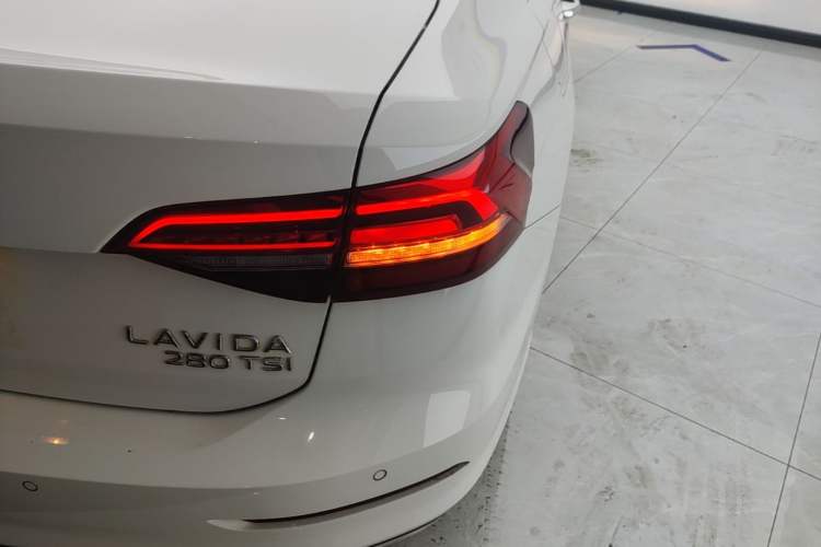 Used Volkswagen Lavida 2021 280TSI DSG Luxury Edition Right Rear Taillight