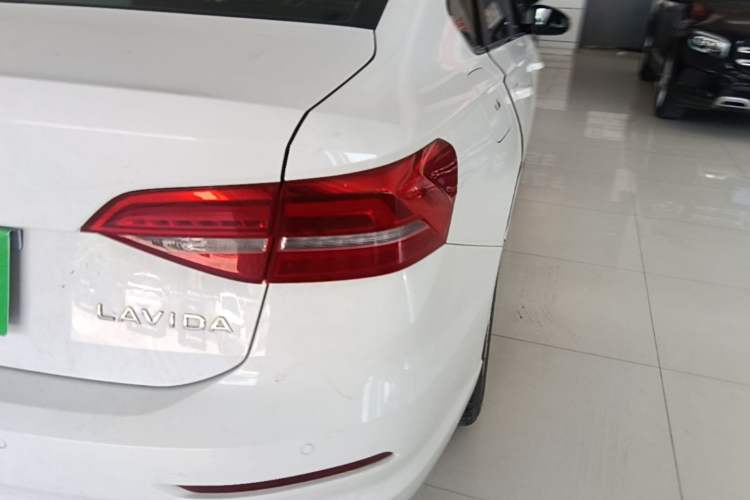 Used Volkswagen Lavida 2021 1.5L Automatic Comfort Edition Right Rear Taillight