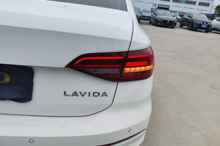 Used Volkswagen Lavida 2021 1.5L Automatic Comfort Edition Right Rear Taillight