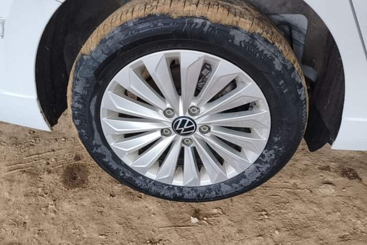 Used Volkswagen Lavida 2021 1.5L Automatic Vision Edition Right Rear Wheel Hub