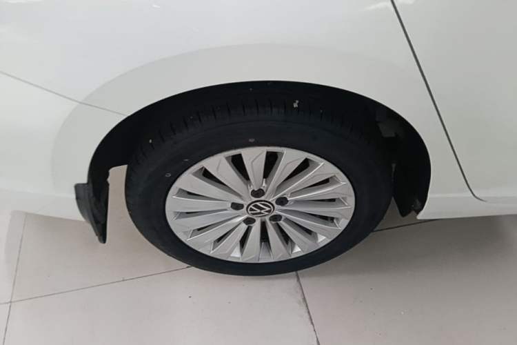 Used Volkswagen Lavida 2021 1.5L Automatic Vision Edition Right Rear Wheel Hub