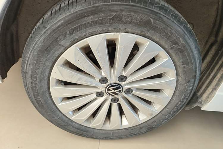Used Volkswagen Lavida 2021 280TSI DSG Comfort Edition Right Rear Wheel Hub