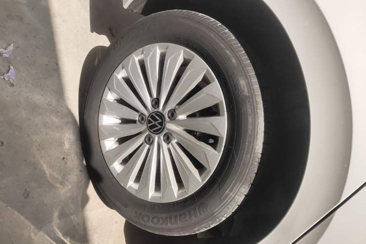 Used Volkswagen Lavida 2021 280TSI DSG Comfort Edition Right Rear Wheel Hub