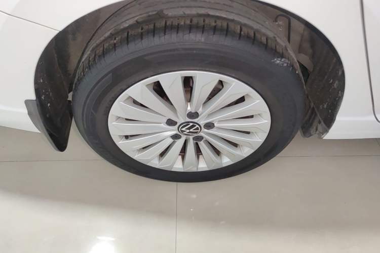 Used Volkswagen Lavida 2021 1.5L Automatic Comfort Edition Right Rear Wheel Hub
