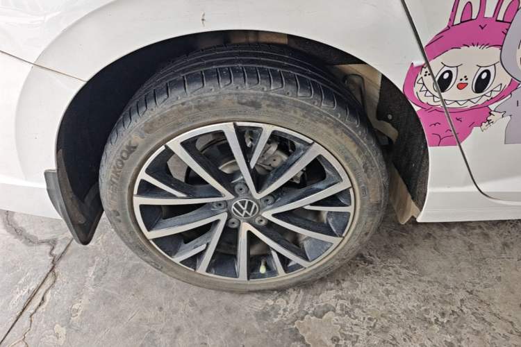 Used Volkswagen Lavida 2021 280TSI DSG Luxury Edition Right Rear Wheel Hub