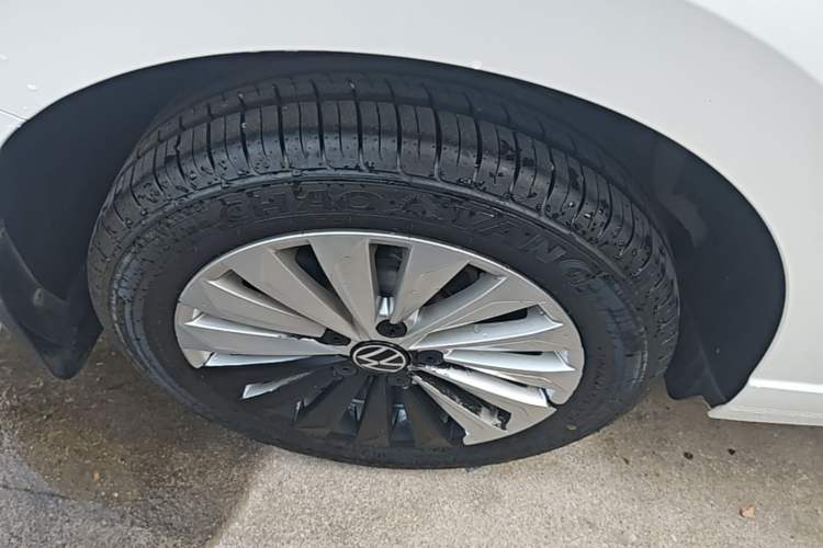 Used Volkswagen Lavida 2021 1.5L Automatic Vision Edition Right Rear Wheel Hub
