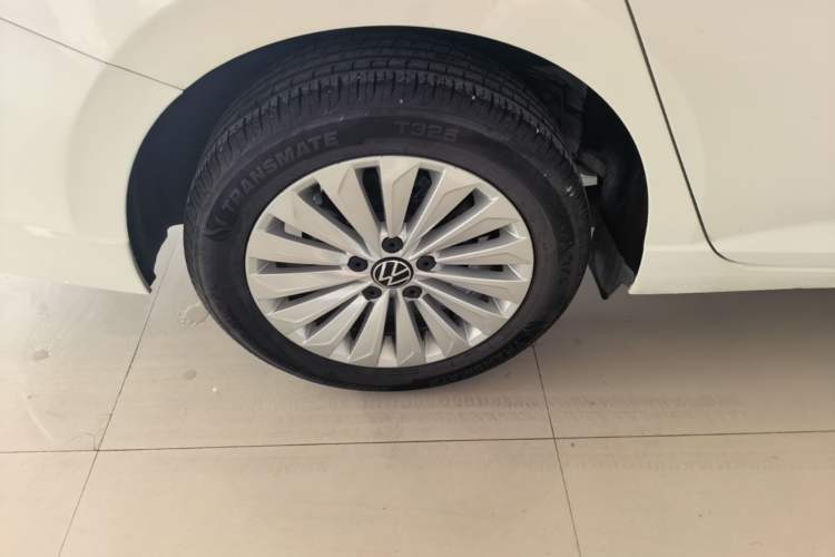 Used Volkswagen Lavida 2021 1.5L Automatic Comfort Edition Right Rear Wheel Hub