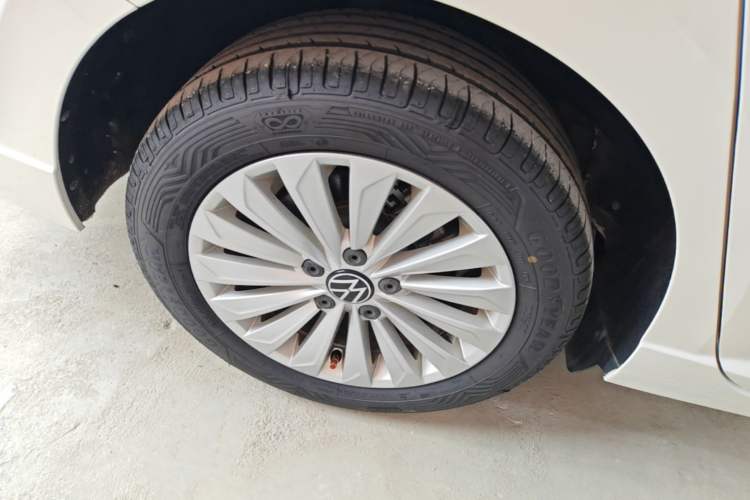 Used Volkswagen Lavida 2021 1.5L Automatic Comfort Edition Right Rear Wheel Hub