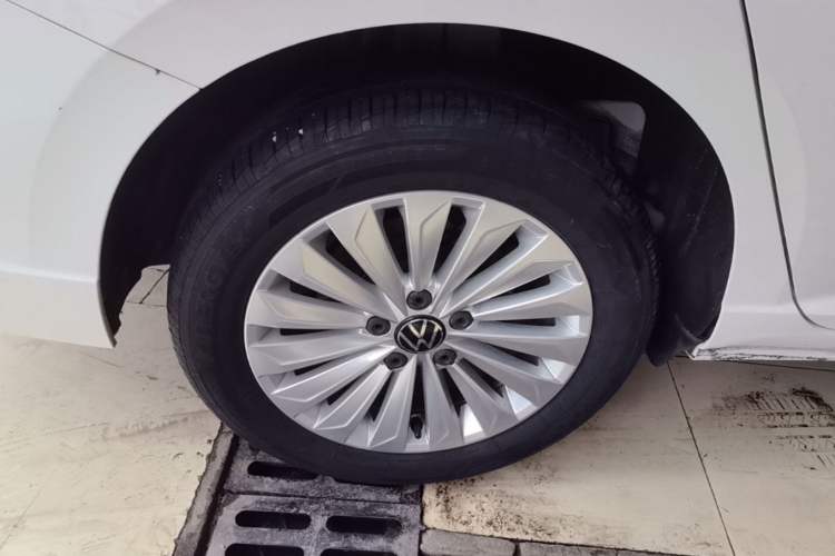 Used Volkswagen Lavida 2021 280TSI DSG Comfort Edition Right Rear Wheel Hub