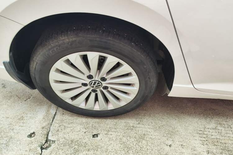 Used Volkswagen Lavida 2021 280TSI DSG Comfort Edition Right Rear Wheel Hub