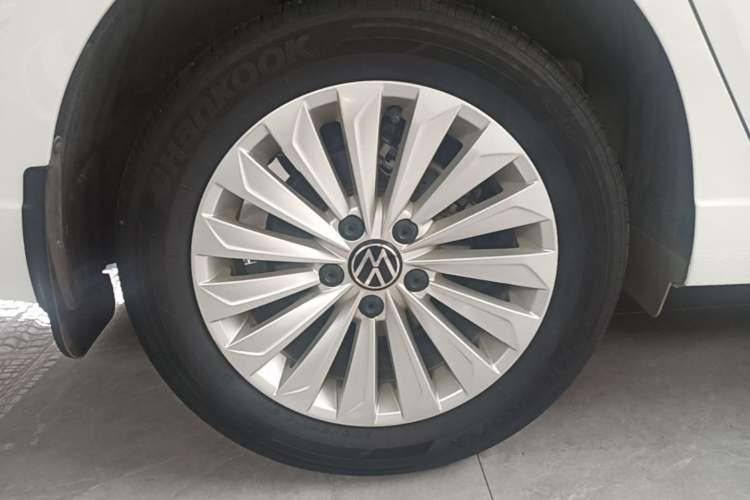 Used Volkswagen Lavida 2021 1.5L Automatic Vision Edition Right Rear Wheel Hub