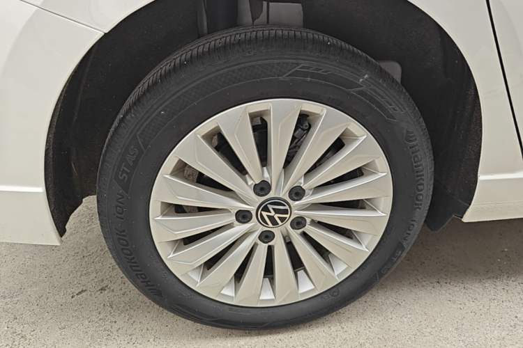 Used Volkswagen Lavida 2021 280TSI DSG Comfort Edition Right Rear Wheel Hub