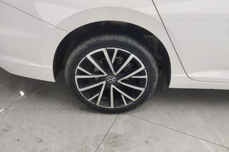 Used Volkswagen Lavida 2021 280TSI DSG Luxury Edition Right Rear Wheel Hub