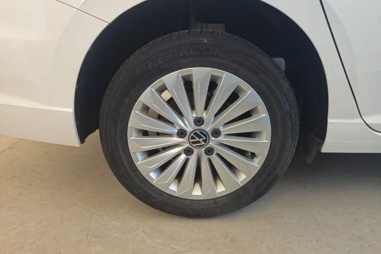 Used Volkswagen Lavida 2021 280TSI DSG Comfort Edition Right Rear Wheel Hub