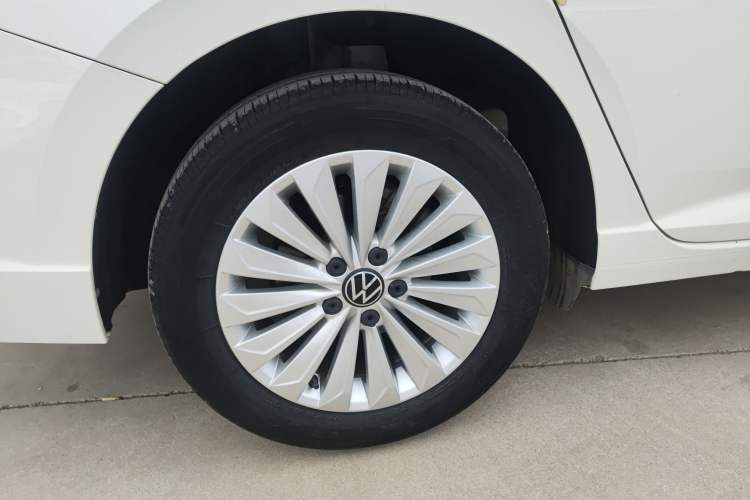 Used Volkswagen Lavida 2021 1.5L Automatic Comfort Edition Right Rear Wheel Hub