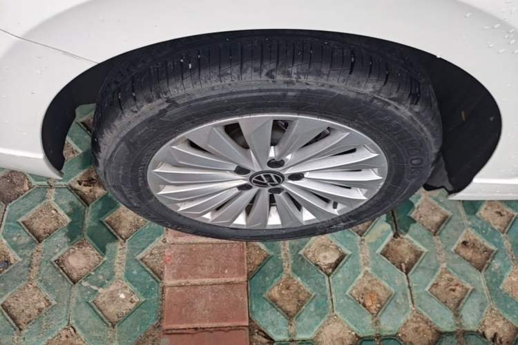 Used Volkswagen Lavida 2021 1.5L Automatic Vision Edition Right Rear Wheel Hub