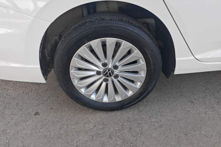 Used Volkswagen Lavida 2021 1.5L Automatic Vision Edition Right Rear Wheel Hub