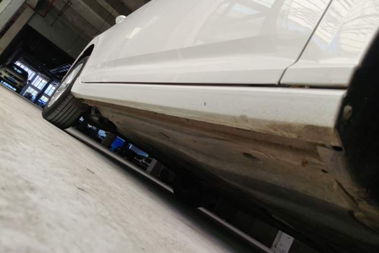 Used Volkswagen Lavida 2021 280TSI DSG Comfort Edition Right Side Sill