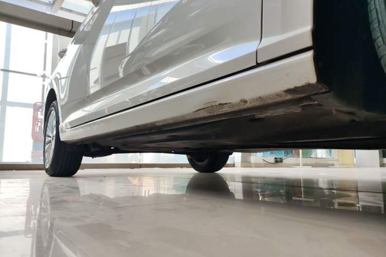 Used Volkswagen Lavida 2021 280TSI DSG Comfort Edition Right Side Sill