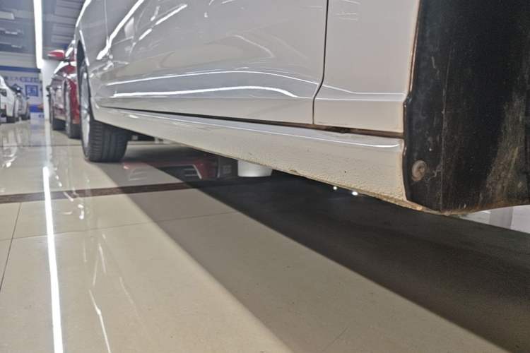 Used Volkswagen Lavida 2021 280TSI DSG Comfort Edition Right Side Sill