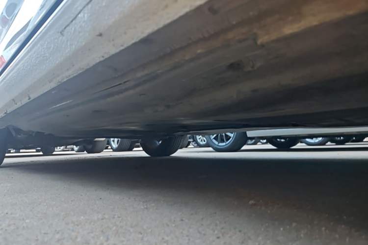 Used Volkswagen Lavida 2021 1.5L Automatic Vision Edition Right Side Sill