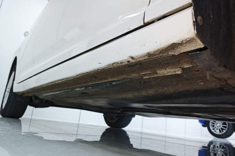Used Volkswagen Lavida 2021 1.5L Automatic Comfort Edition Right Side Sill