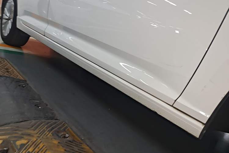 Used Volkswagen Lavida 2021 280TSI DSG Comfort Edition Right Side Sill