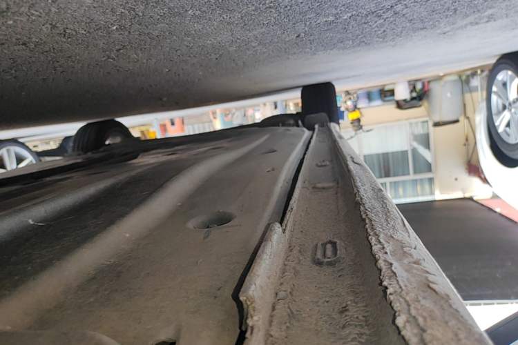 Used Volkswagen Lavida 2021 1.5L Automatic Fashion Edition Right Side Sill