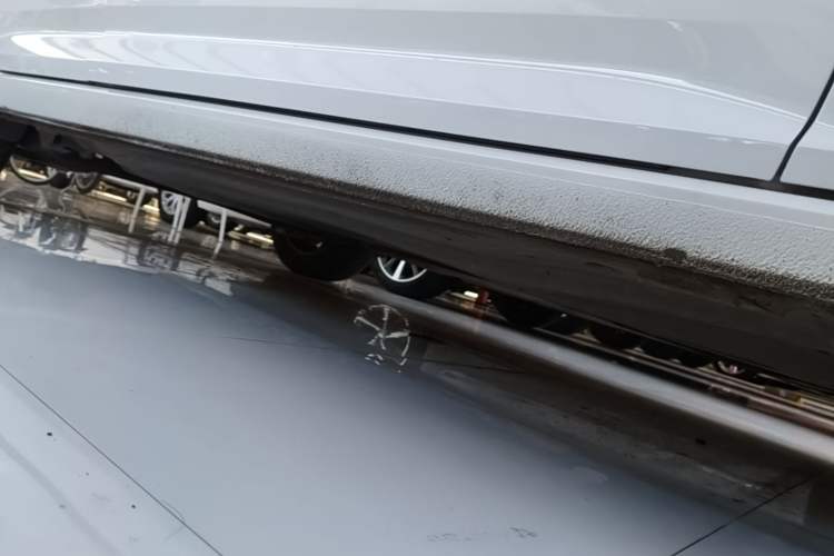Used Volkswagen Lavida 2021 280TSI DSG Comfort Edition Right Side Sill