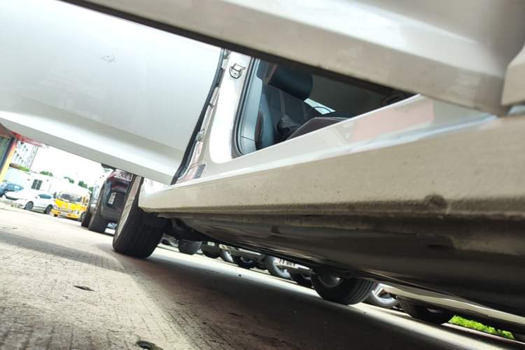 Used Volkswagen Lavida 2021 280TSI DSG Comfort Edition Right Side Sill
