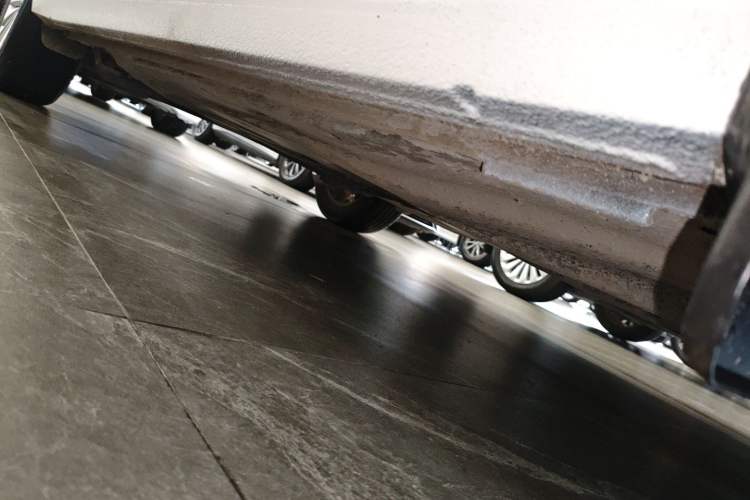 Used Volkswagen Lavida 2021 1.5L Automatic Comfort Edition Right Side Sill