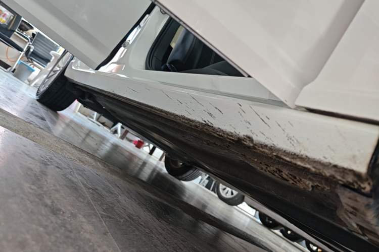 Used Volkswagen Lavida 2021 280TSI DSG Comfort Edition Right Side Sill
