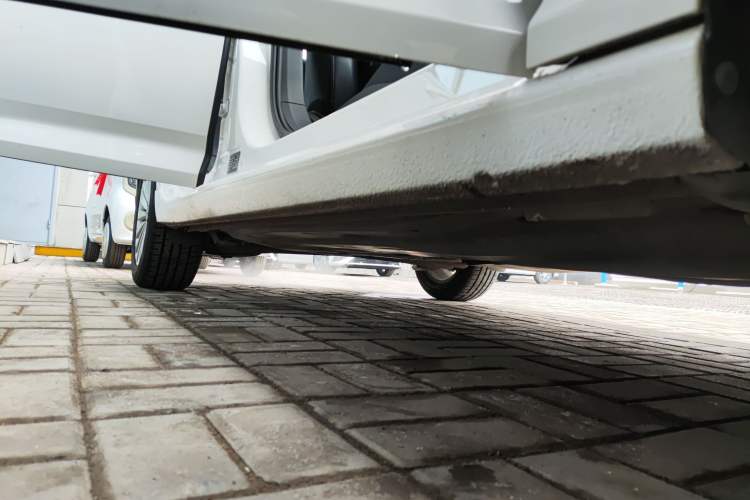 Used Volkswagen Lavida 2021 1.5L Automatic Comfort Edition Right Side Sill